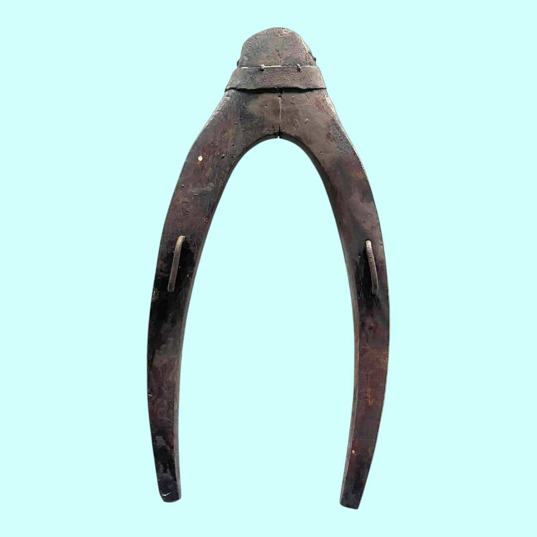 Horcate pequeño de madera – Tradición y utilidad rústica - Cositas Antiguas – La Guadaña, Anticuarios Online en Jerez , vender antigüedades, muebles antiguos