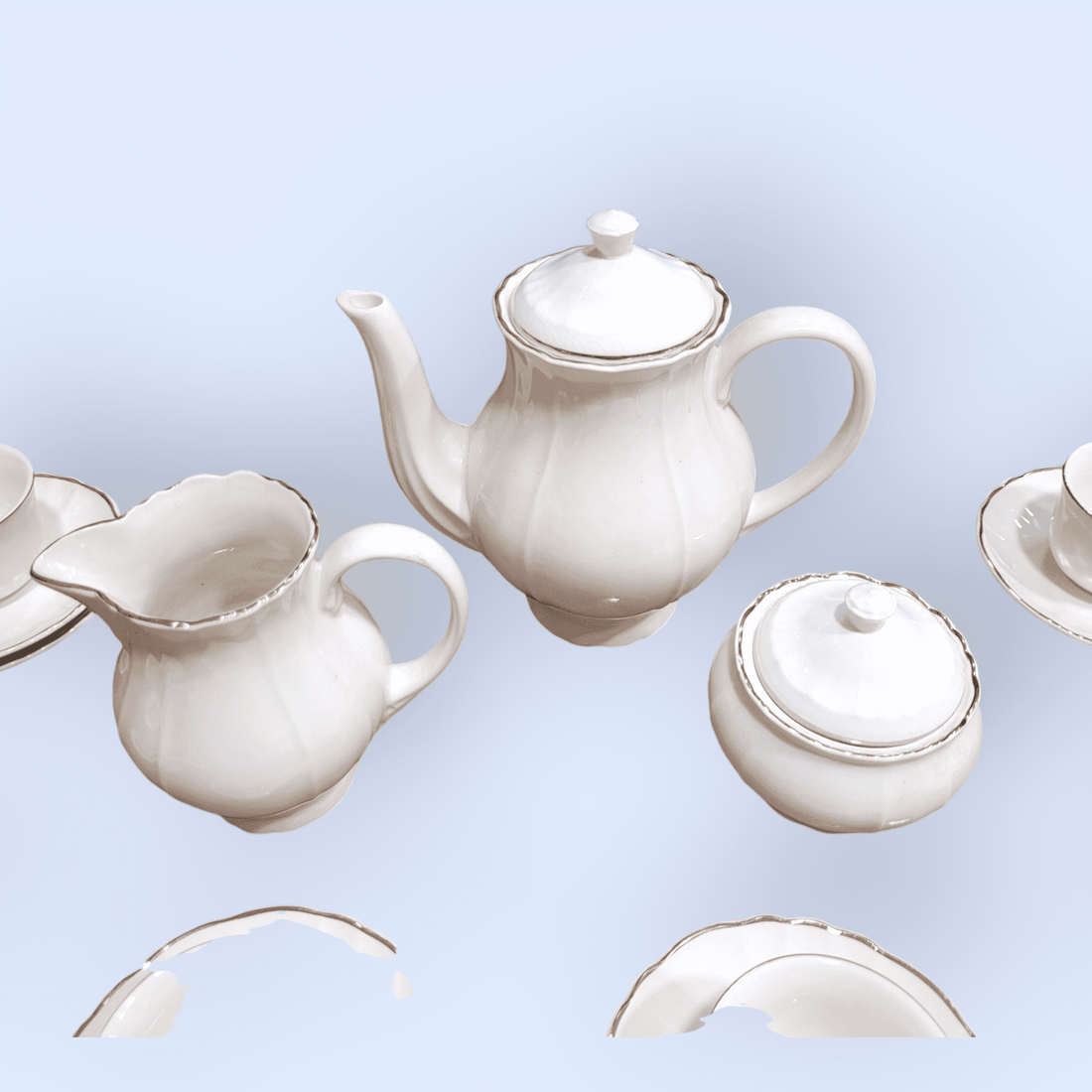 Juego de Café San Claudio en Porcelana Española, Elegancia y Estilo - Cositas Antiguas – La Guadaña, Anticuarios Online en Jerez , vender antigüedades, muebles antiguos