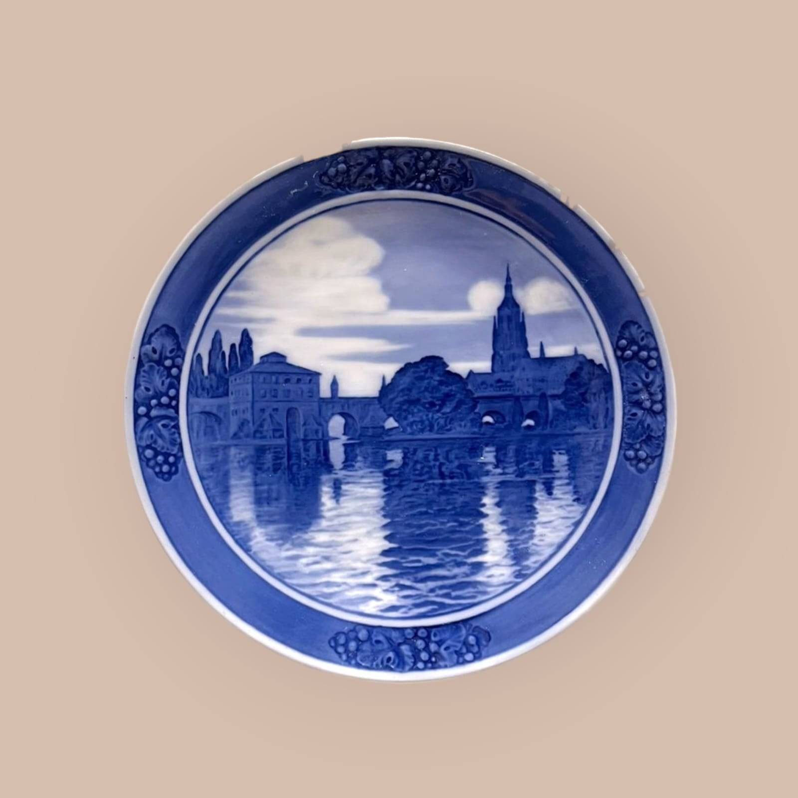 Plato Decorativo Royal Copenhagen - Alte Mainbrücke - Cositas Antiguas – La Guadaña, Anticuarios Online en Jerez , vender antigüedades, muebles antiguos