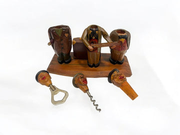Figura tallada en madera con caja de música - Cositas Antiguas – La Guadaña, Anticuarios Online en Jerez , vender antigüedades, muebles antiguos