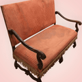 Sofá Vintage de Madera Tallada y Tapicería Clásica - Cositas Antiguas – La Guadaña, Anticuarios Online en Jerez , vender antigüedades, muebles antiguos