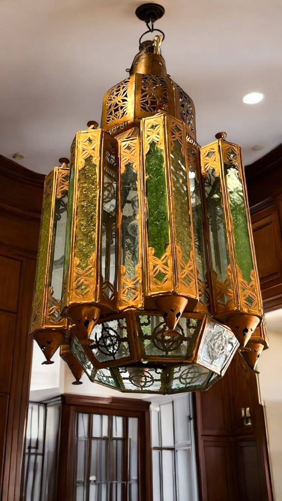 Farol musulmán colgante de metal y cristal verde, única - Cositas Antiguas – La Guadaña, Anticuarios Online en Jerez , vender antigüedades, muebles antiguos