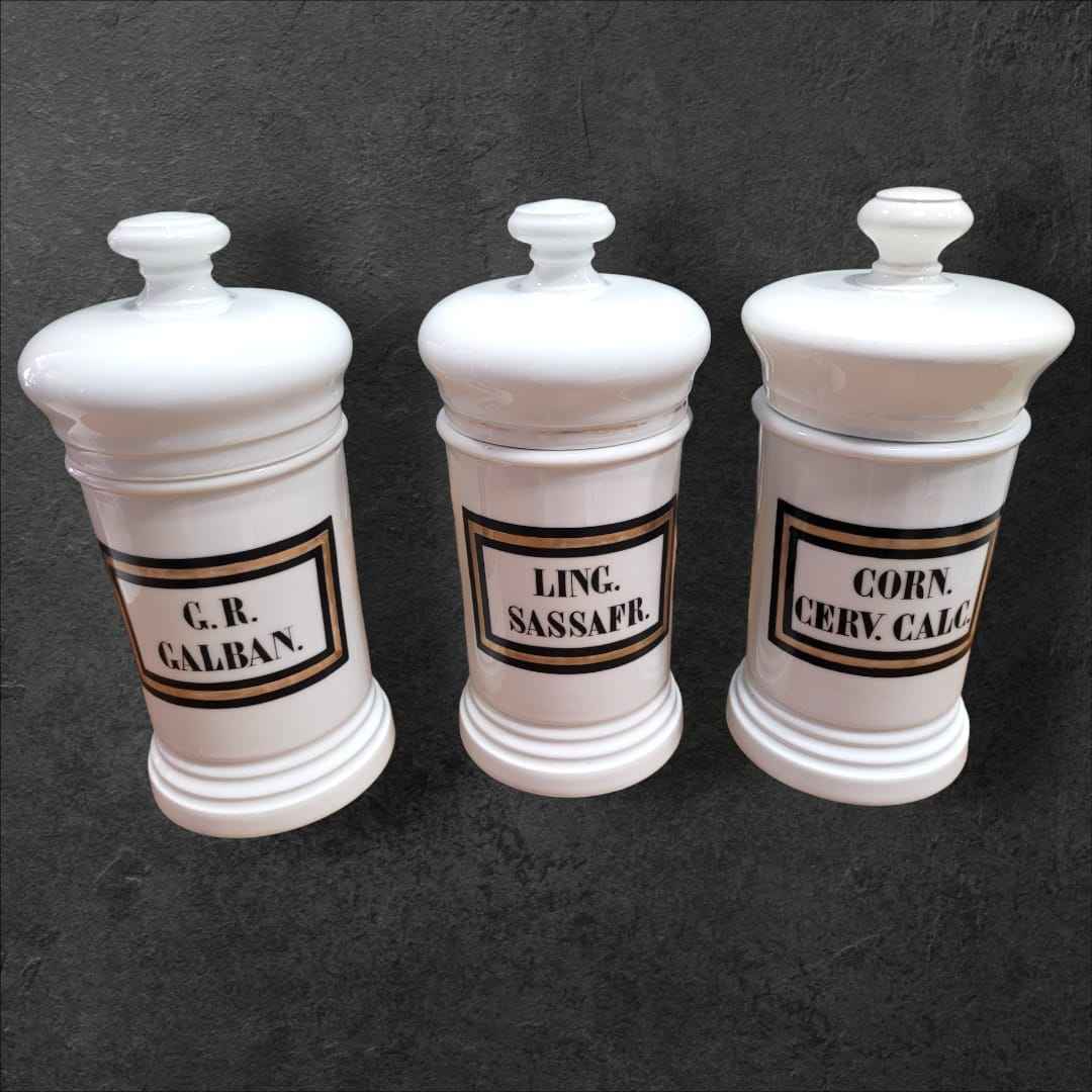 Albaredos antiguos de porcelana con etiquetas originales. - Cositas Antiguas – La Guadaña, Anticuarios Online en Jerez , vender antigüedades, muebles antiguos