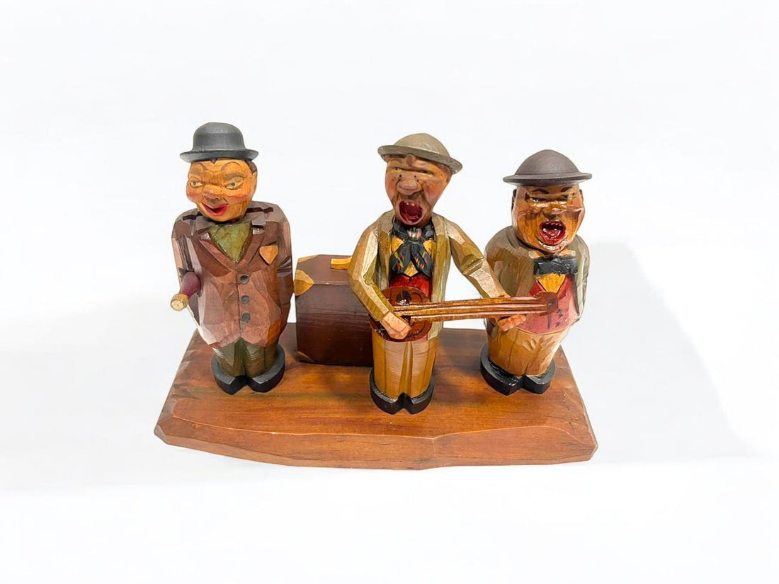 Figura tallada en madera con caja de música - Cositas Antiguas – La Guadaña, Anticuarios Online en Jerez , vender antigüedades, muebles antiguos