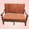 Sofá Vintage de Madera Tallada y Tapicería Clásica - Cositas Antiguas – La Guadaña, Anticuarios Online en Jerez , vender antigüedades, muebles antiguos