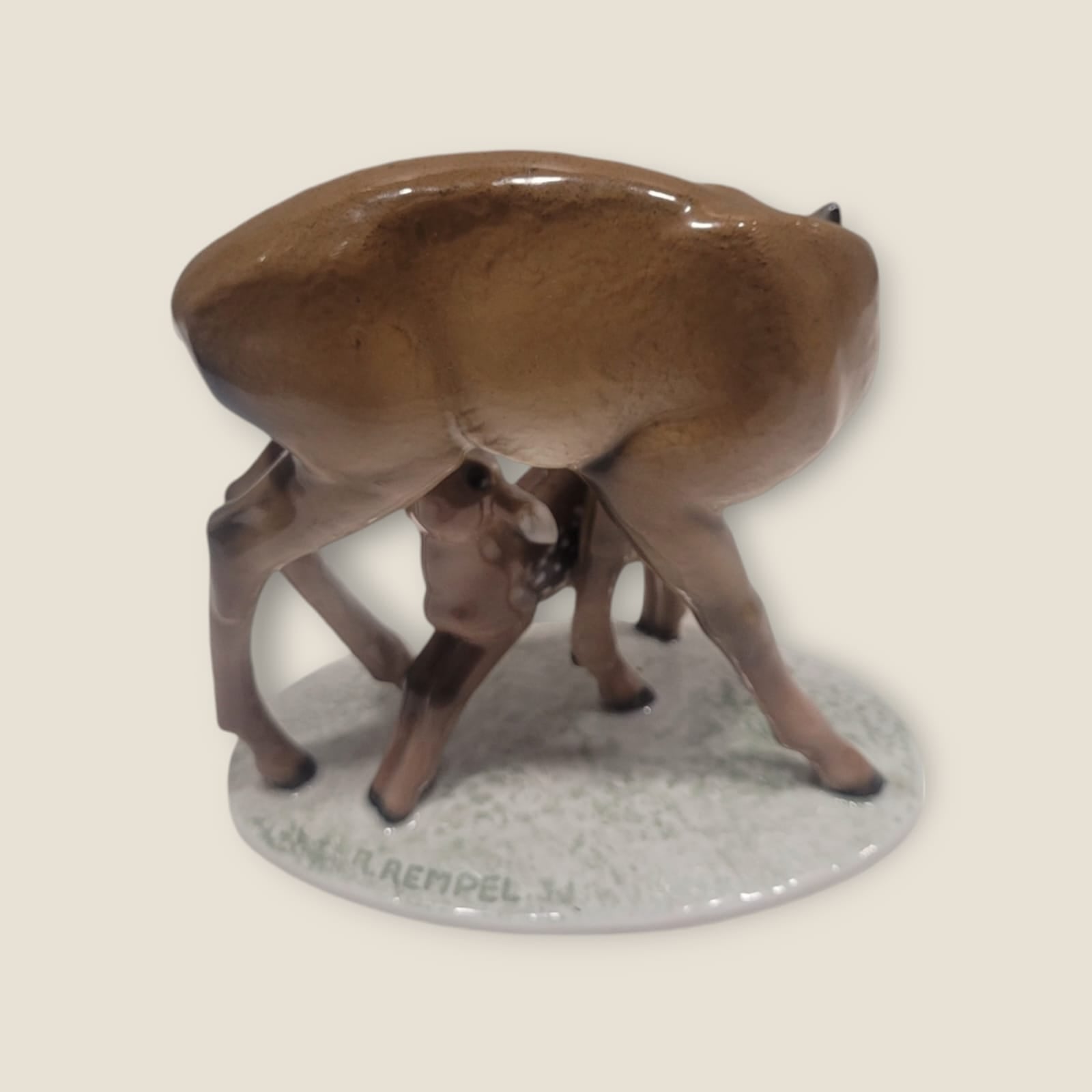 Figura de Porcelana Rosenthal Cierva y Cría – Elegancia - Cositas Antiguas – La Guadaña, Anticuarios Online en Jerez , vender antigüedades, muebles antiguos