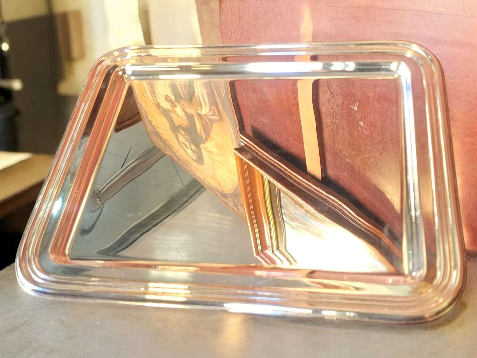 Bandeja de metal plateado con diseño liso y elegante - Cositas Antiguas – La Guadaña, Anticuarios Online en Jerez , vender antigüedades, muebles antiguos