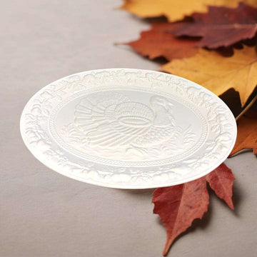 Bandeja de porcelana blanca portuguesa con relieve de pavo - Cositas Antiguas – La Guadaña, Anticuarios Online en Jerez , vender antigüedades, muebles antiguos