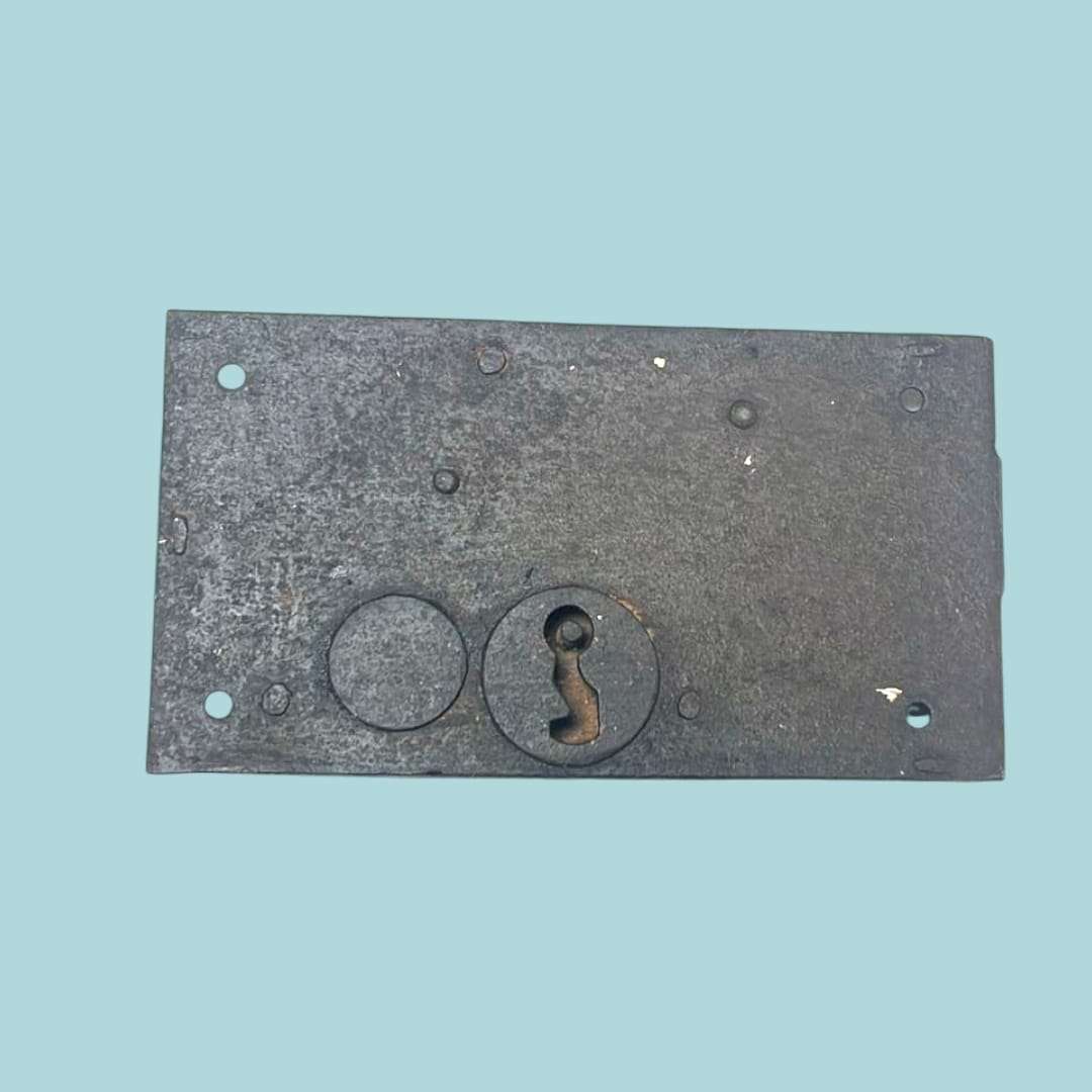 Cerradura antigua de forja única y exclusiva - Cositas Antiguas – La Guadaña, Anticuarios Online en Jerez , vender antigüedades, muebles antiguos