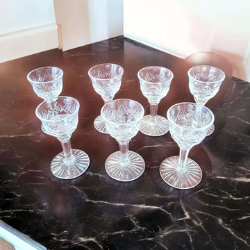 Juego de copas de licor de cristal tallado antiguo - Cositas Antiguas – La Guadaña, Anticuarios Online en Jerez , vender antigüedades, muebles antiguos