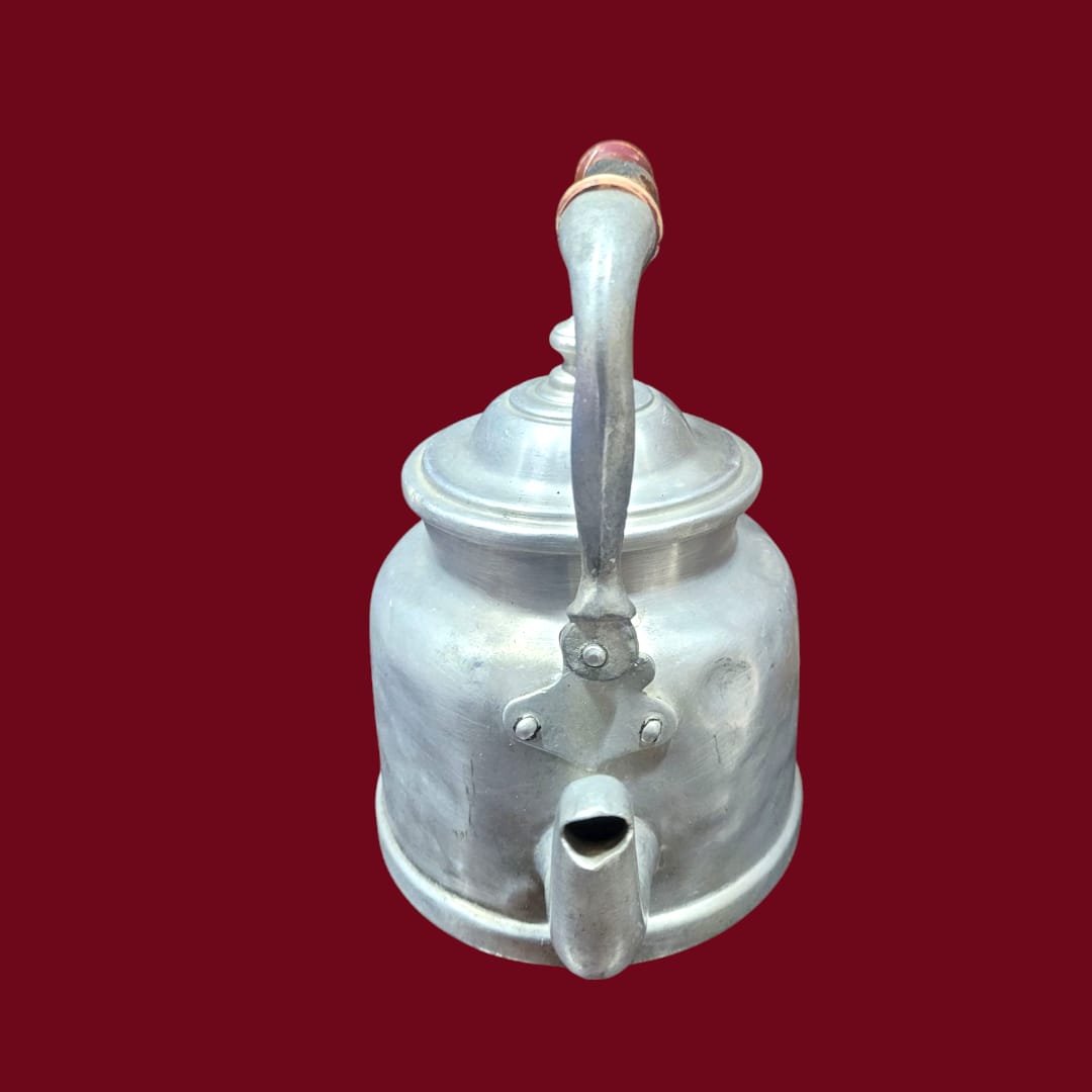 Cafetera de aluminio antigua - Elegancia y funcionalidad - Cositas Antiguas – La Guadaña, Anticuarios Online en Jerez , vender antigüedades, muebles antiguos