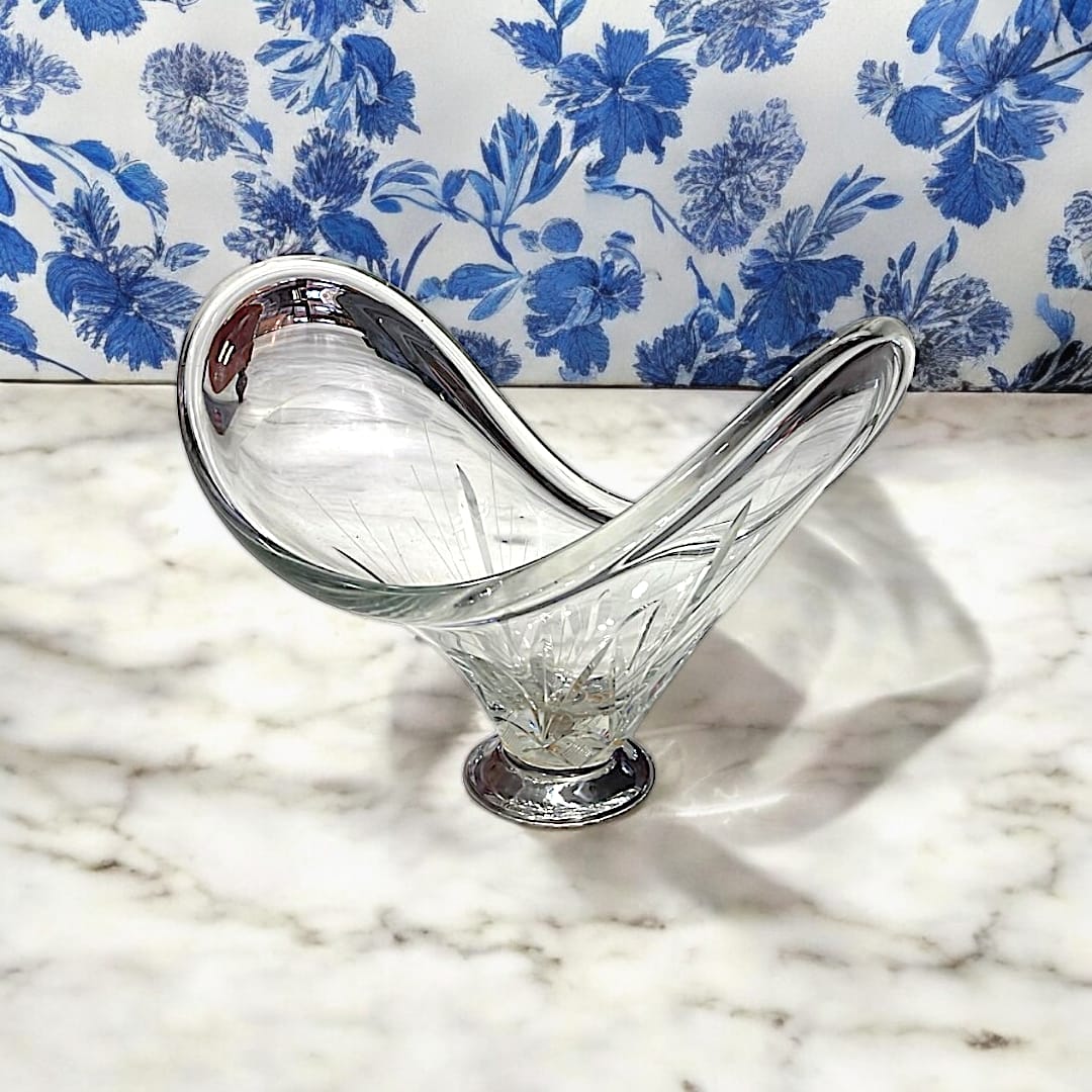 Centro de mesa de cristal tallado, diseño clásico y versátil - Cositas Antiguas – La Guadaña, Anticuarios Online en Jerez , vender antigüedades, muebles antiguos