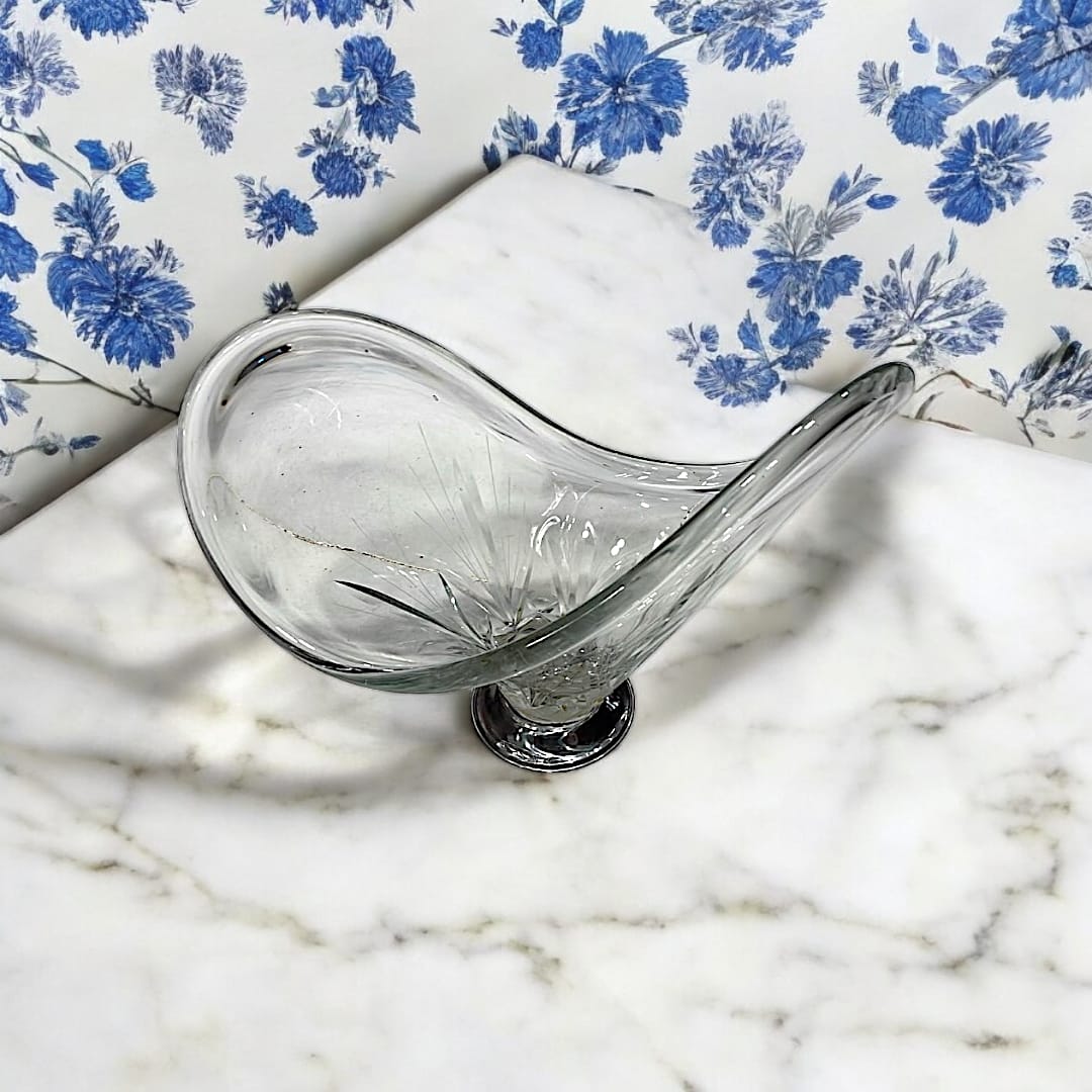 Centro de mesa de cristal tallado, diseño clásico y versátil - Cositas Antiguas – La Guadaña, Anticuarios Online en Jerez , vender antigüedades, muebles antiguos