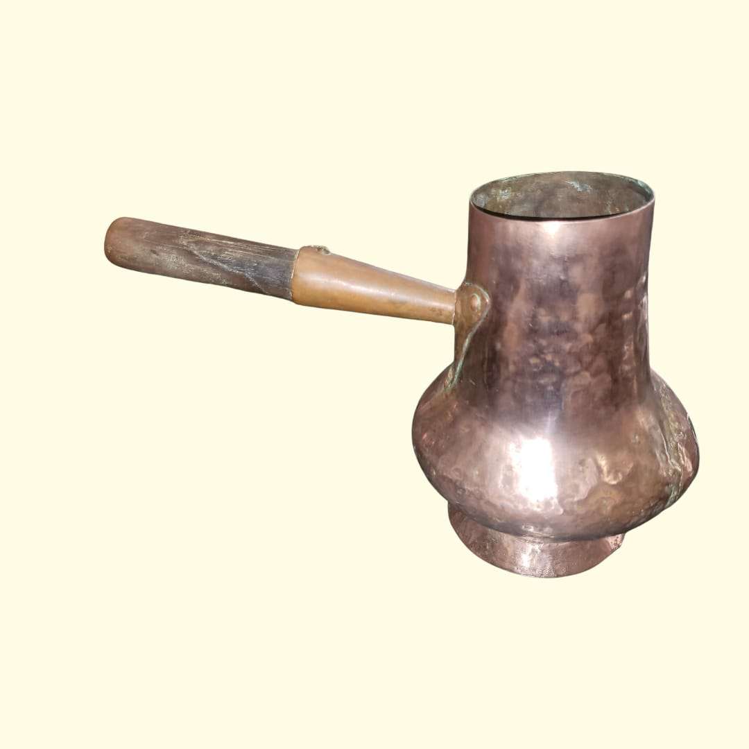 Chocolatera antigua de cobre con mango de madera original - Cositas Antiguas – La Guadaña, Anticuarios Online en Jerez , vender antigüedades, muebles antiguos