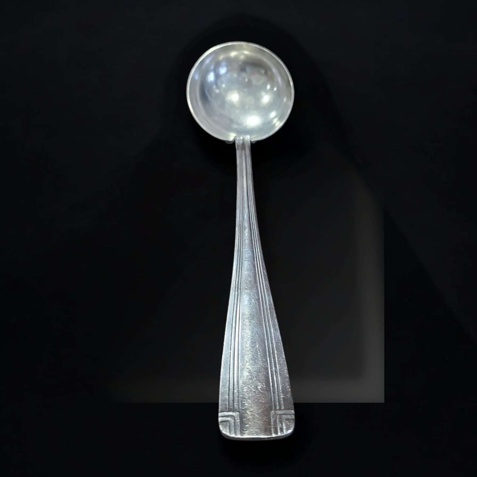 Cucharón antiguo de metal plateado elegante y funcional - Cositas Antiguas – La Guadaña, Anticuarios Online en Jerez , vender antigüedades, muebles antiguos
