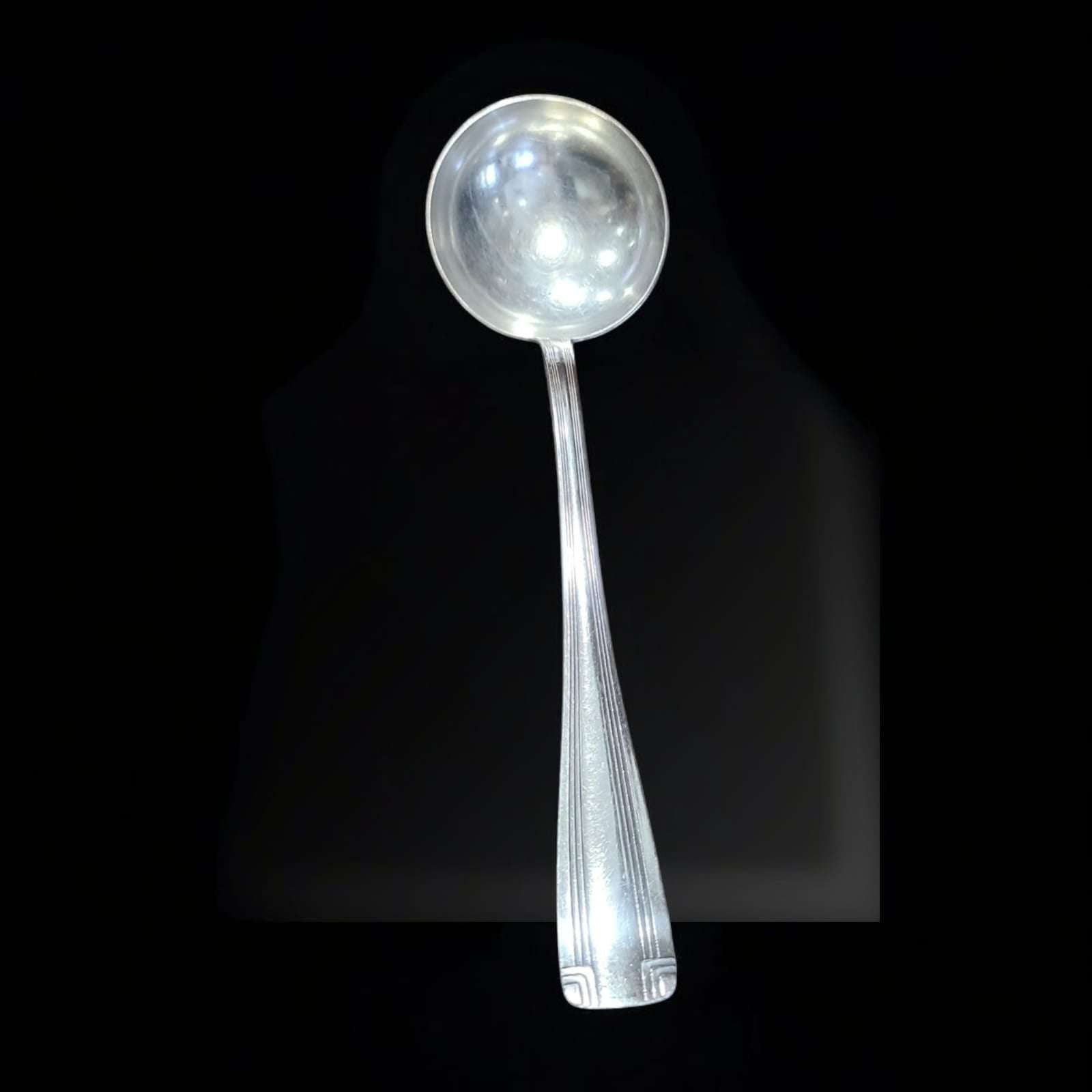 Cucharón antiguo de metal plateado elegante y funcional - Cositas Antiguas – La Guadaña, Anticuarios Online en Jerez , vender antigüedades, muebles antiguos