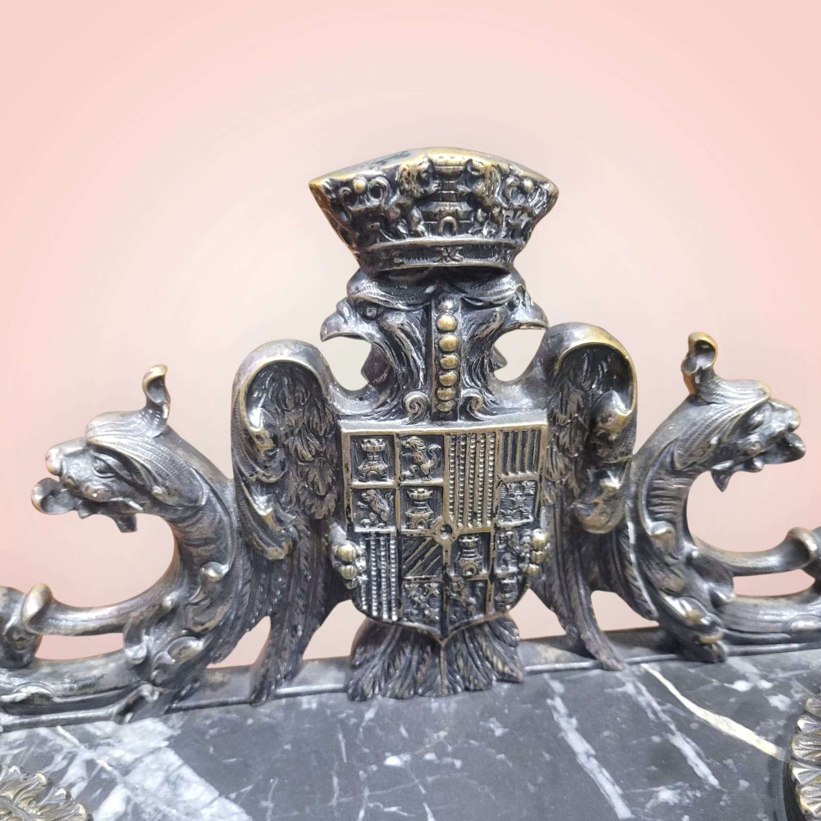Escribanía de mármol negro y metal plateado con águila - Cositas Antiguas – La Guadaña, Anticuarios Online en Jerez , vender antigüedades, muebles antiguos