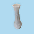 Florero de opalina blanca – elegancia atemporal y estilo - Cositas Antiguas – La Guadaña, Anticuarios Online en Jerez , vender antigüedades, muebles antiguos