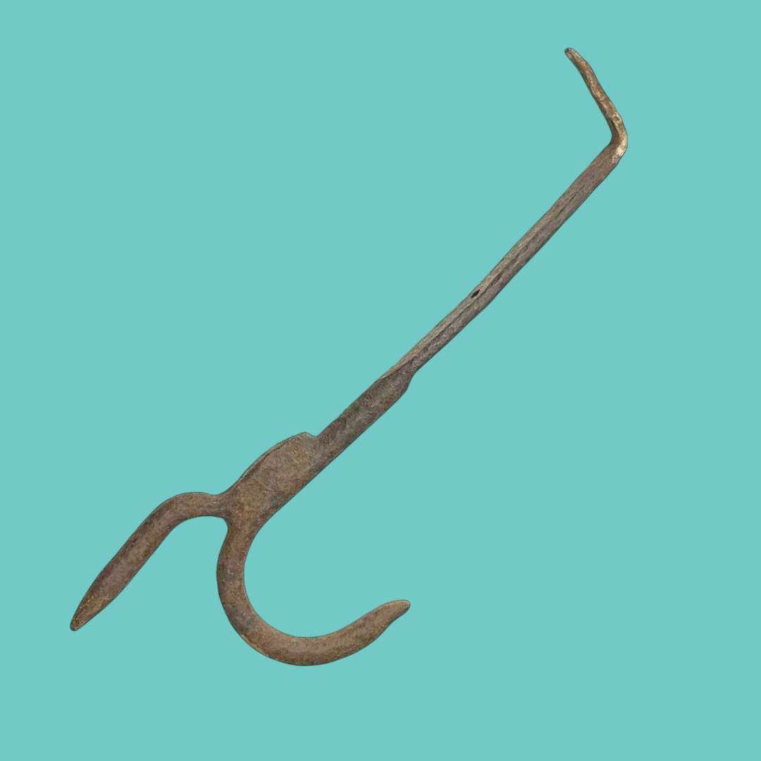 Gancho antiguo de hierro forjado – herramienta náutica única - Cositas Antiguas – La Guadaña, Anticuarios Online en Jerez , vender antigüedades, muebles antiguos