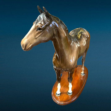 Caballo de porcelana Beswick con peana esmaltada - Cositas Antiguas – La Guadaña, Anticuarios Online en Jerez , vender antigüedades, muebles antiguos