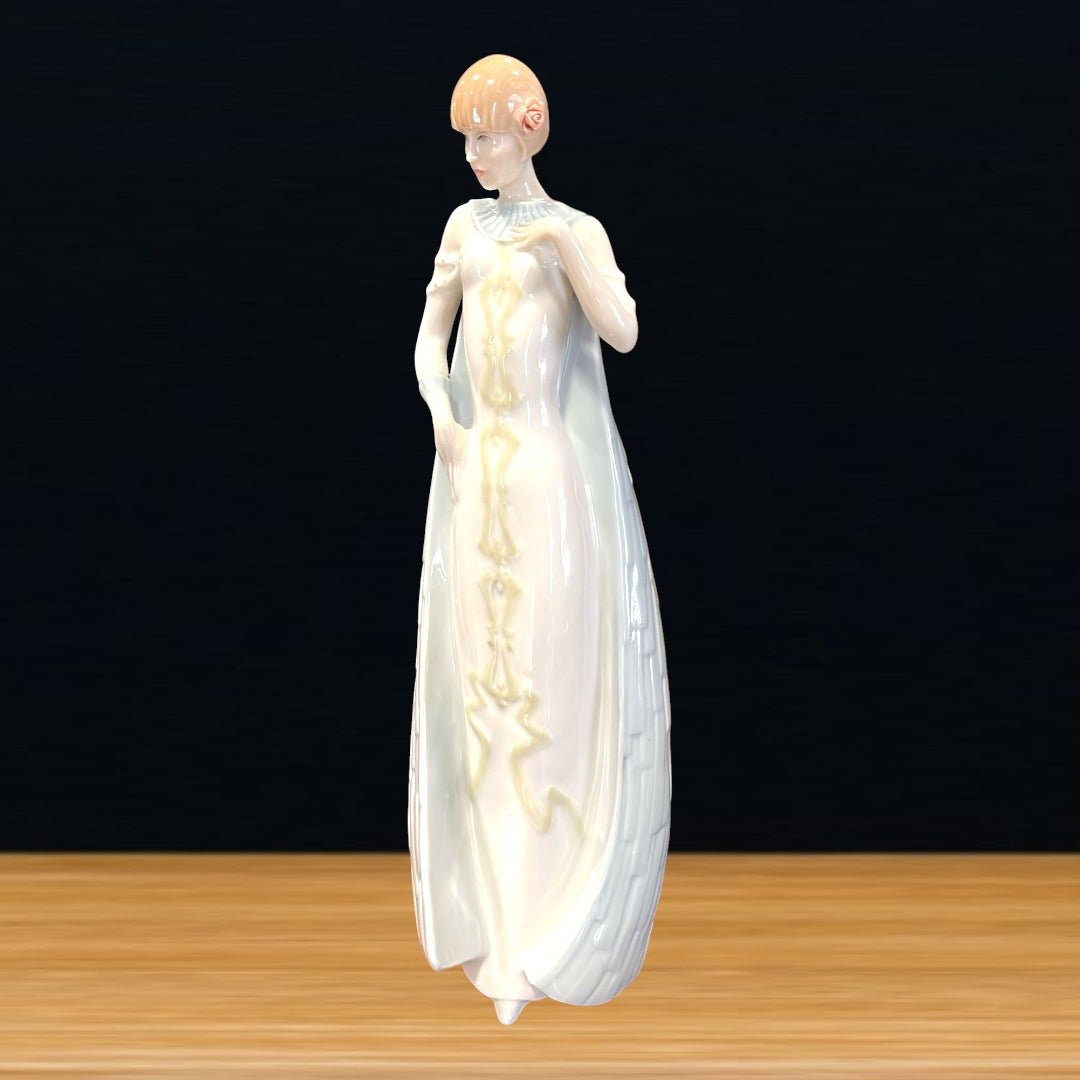 Figura Royal Doulton - Cositas Antiguas – La Guadaña, Anticuarios Online en Jerez , vender antigüedades, muebles antiguos