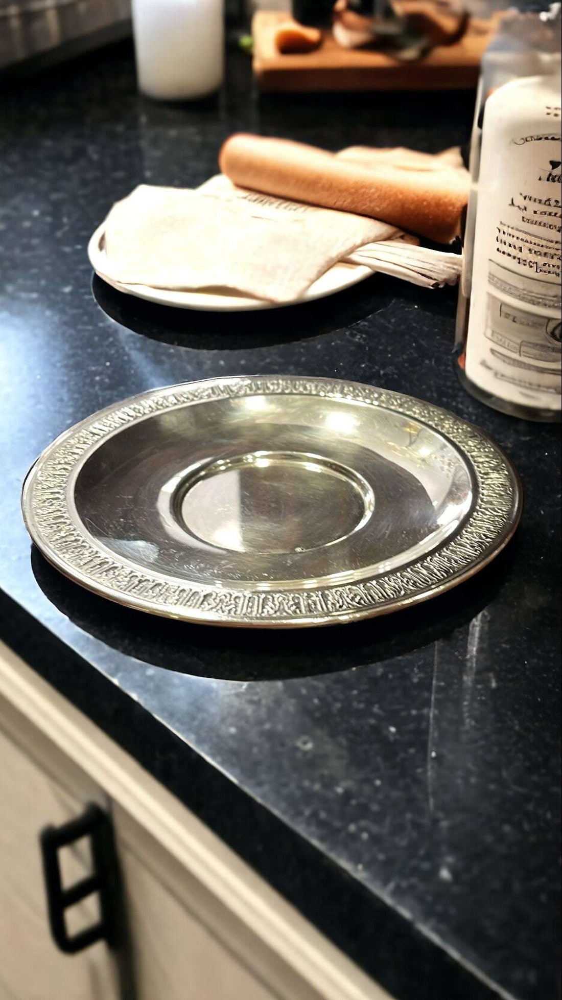 Plato multifuncional de metal plateado, versátil y elegante - Cositas Antiguas – La Guadaña, Anticuarios Online en Jerez , vender antigüedades, muebles antiguos