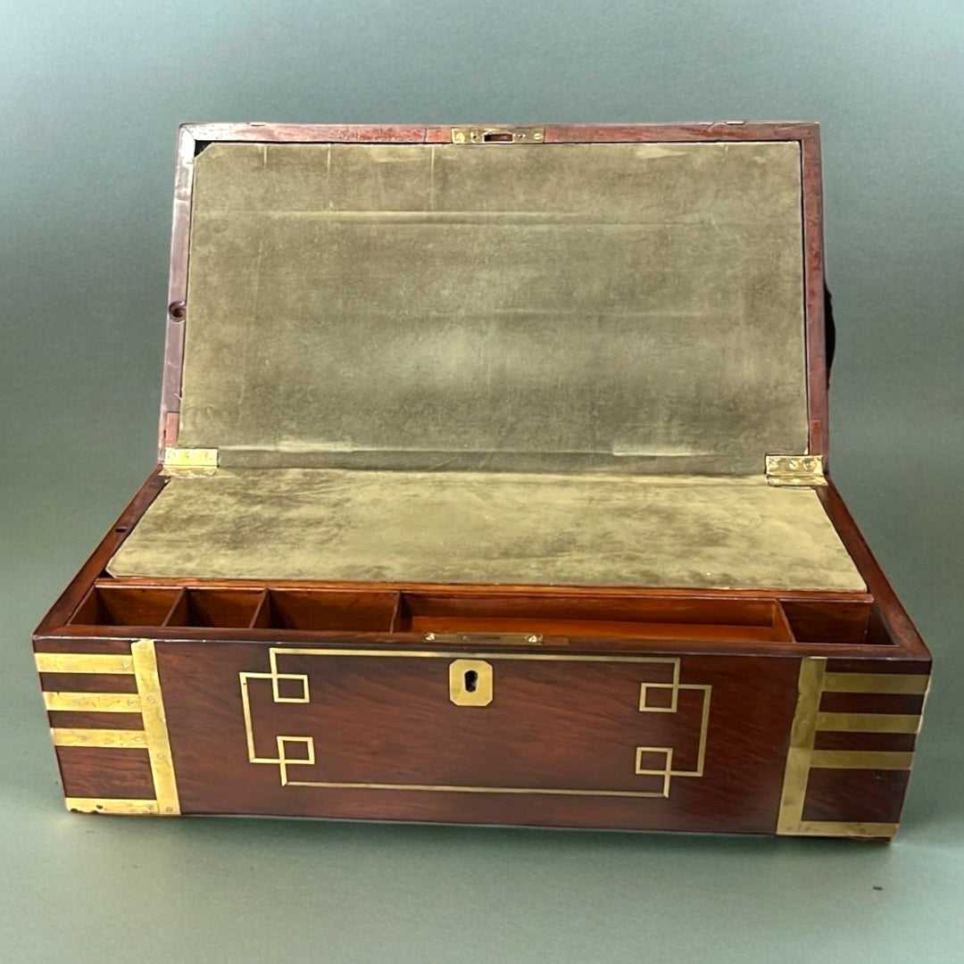 Escritorio de Campaña - Cajon secreto - Cositas Antiguas – La Guadaña, Anticuarios Online en Jerez , vender antigüedades, muebles antiguos