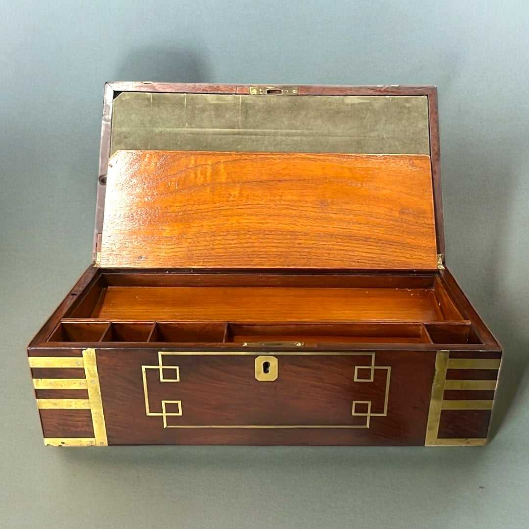 Escritorio de Campaña - Cajon secreto - Cositas Antiguas – La Guadaña, Anticuarios Online en Jerez , vender antigüedades, muebles antiguos