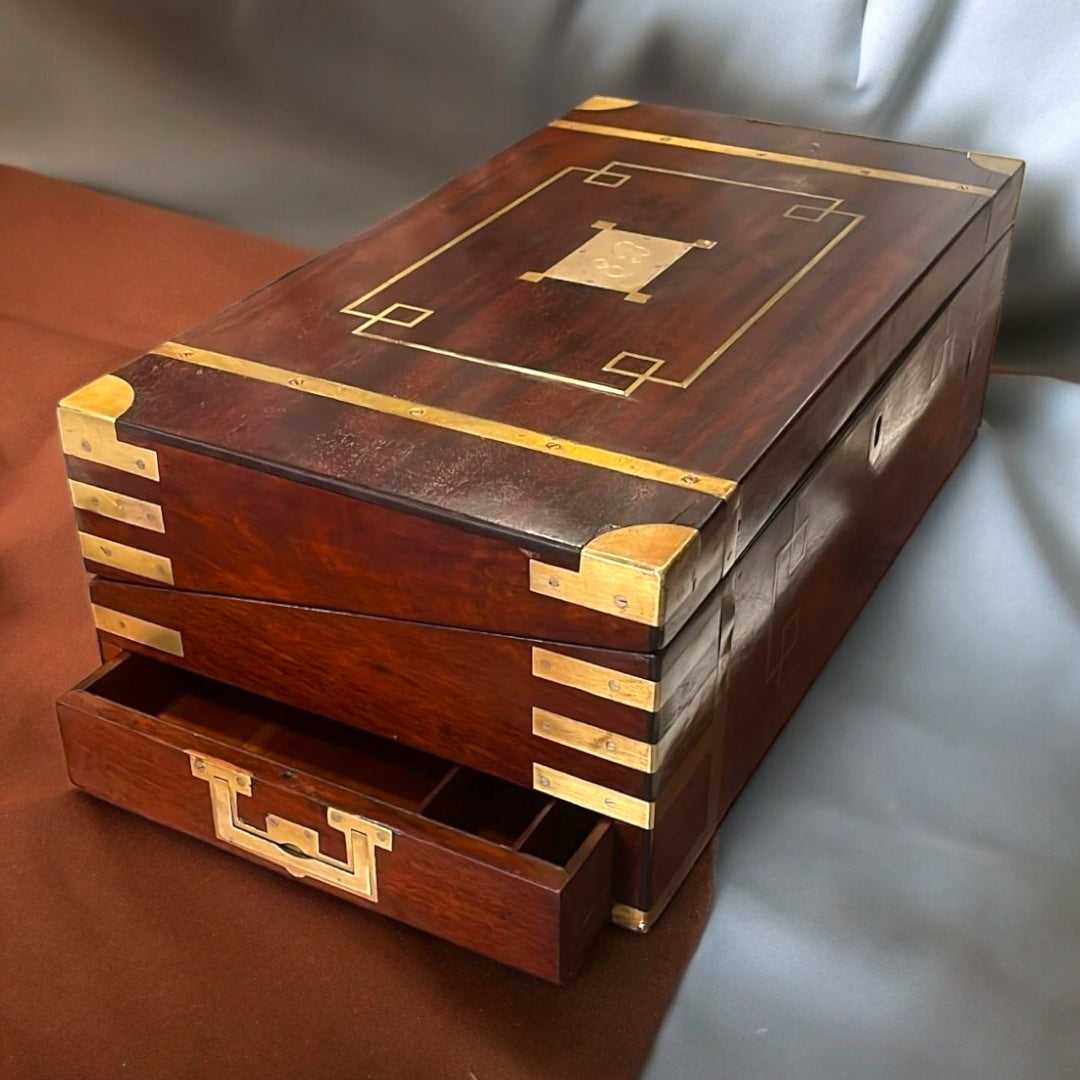 Escritorio de Campaña - Cajon secreto - Cositas Antiguas – La Guadaña, Anticuarios Online en Jerez , vender antigüedades, muebles antiguos