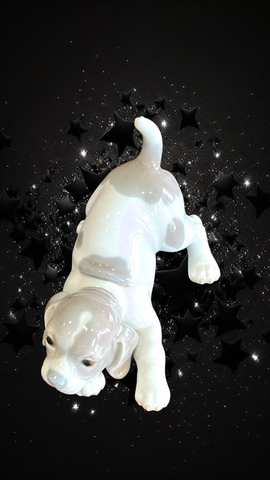 Figura Perro Retozón de Porcelana Lladró - Elegancia - Cositas Antiguas – La Guadaña, Anticuarios Online en Jerez , vender antigüedades, muebles antiguos