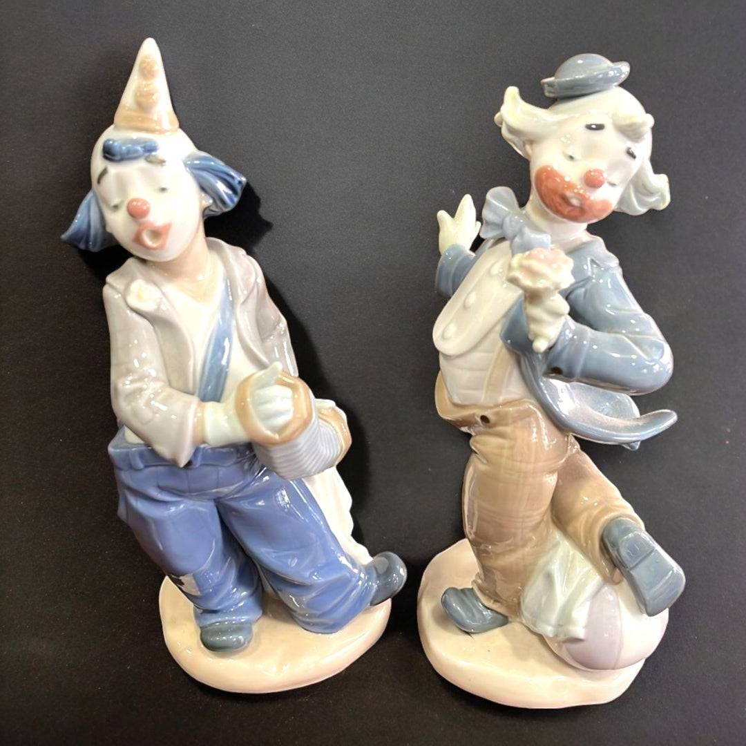 Nao-Lladró: Payaso con Flor y Acordeón - Cositas Antiguas – La Guadaña, Anticuarios Online en Jerez , vender antigüedades, muebles antiguos