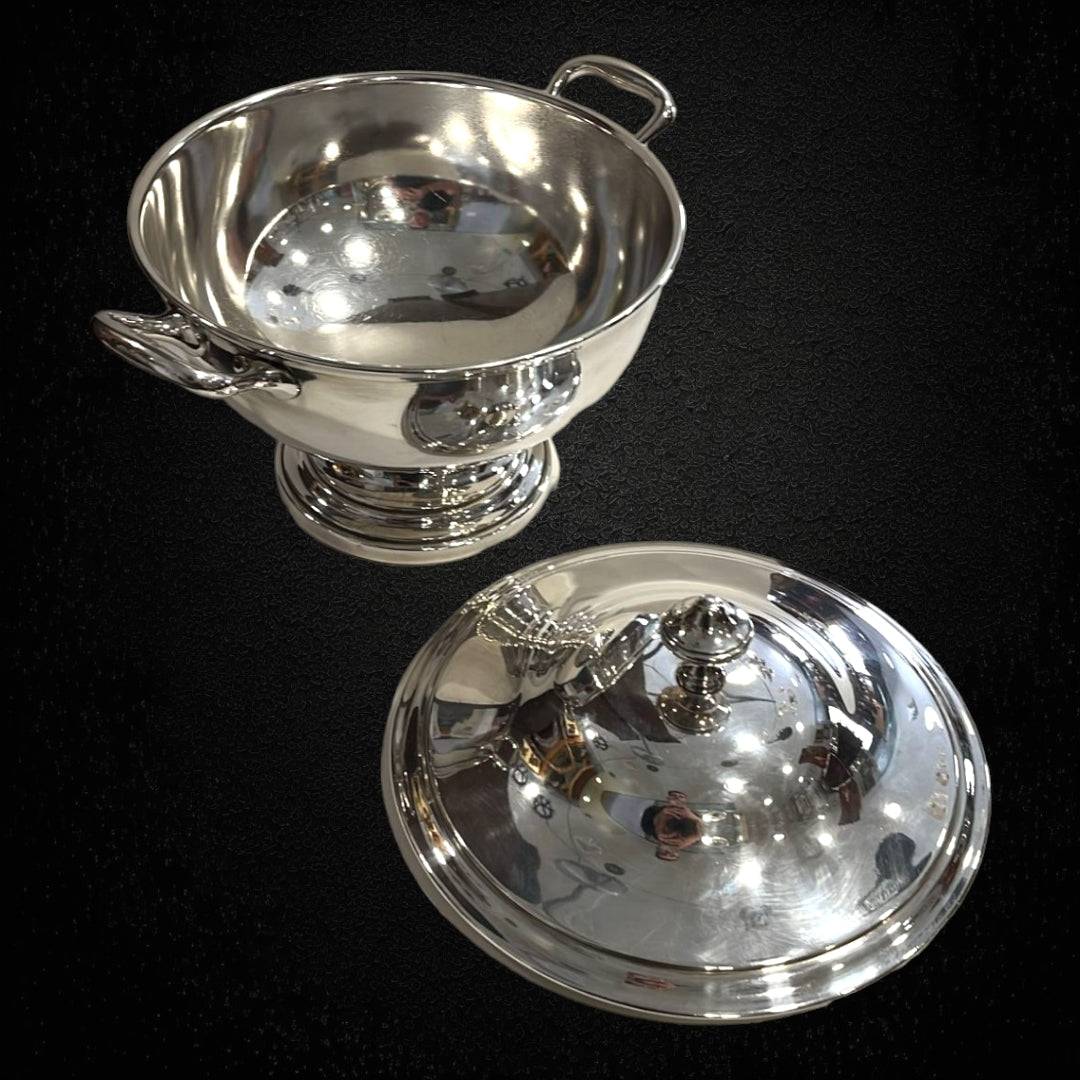 Sopera clásica de metal plateado, elegante - Cositas Antiguas – La Guadaña, Anticuarios Online en Jerez , vender antigüedades, muebles antiguos
