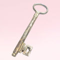 Llave antigua de forja | Elemento decorativo único - Cositas Antiguas – La Guadaña, Anticuarios Online en Jerez , vender antigüedades, muebles antiguos
