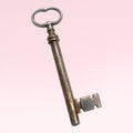 Llave antigua de forja: Historia y decoración única - Cositas Antiguas – La Guadaña, Anticuarios Online en Jerez , vender antigüedades, muebles antiguos