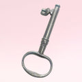 Llave antigua de forja decorativa para puertas o interiores - Cositas Antiguas – La Guadaña, Anticuarios Online en Jerez , vender antigüedades, muebles antiguos