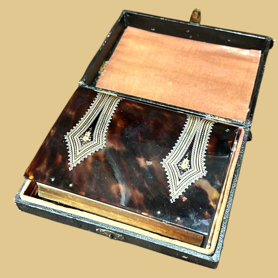 Libro Misal Antiguo con Estuche - Edición Limitada - Cositas Antiguas – La Guadaña, Anticuarios Online en Jerez , vender antigüedades, muebles antiguos