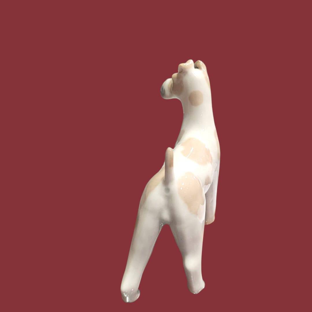 Perro de porcelana Lladró, figura decorativa única - Cositas Antiguas – La Guadaña, Anticuarios Online en Jerez , vender antigüedades, muebles antiguos