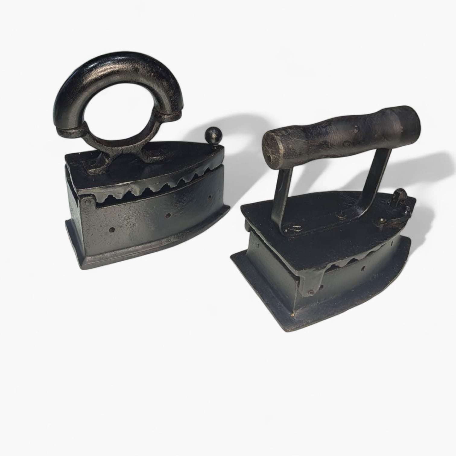 Planchas decorativas antiguas en fundición únicas - Cositas Antiguas – La Guadaña, Anticuarios Online en Jerez , vender antigüedades, muebles antiguos