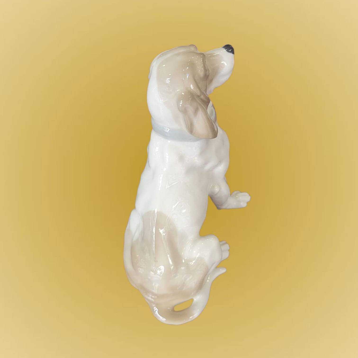 Figura de porcelana perro Cocker sentado elegante - Cositas Antiguas – La Guadaña, Anticuarios Online en Jerez , vender antigüedades, muebles antiguos