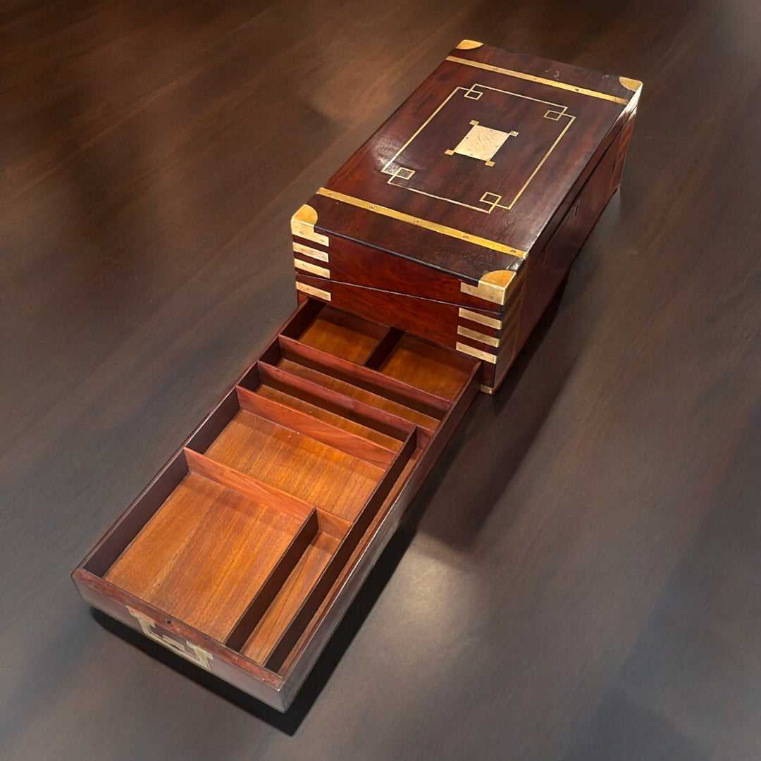 Escritorio de Campaña - Cajon secreto - Cositas Antiguas – La Guadaña, Anticuarios Online en Jerez , vender antigüedades, muebles antiguos