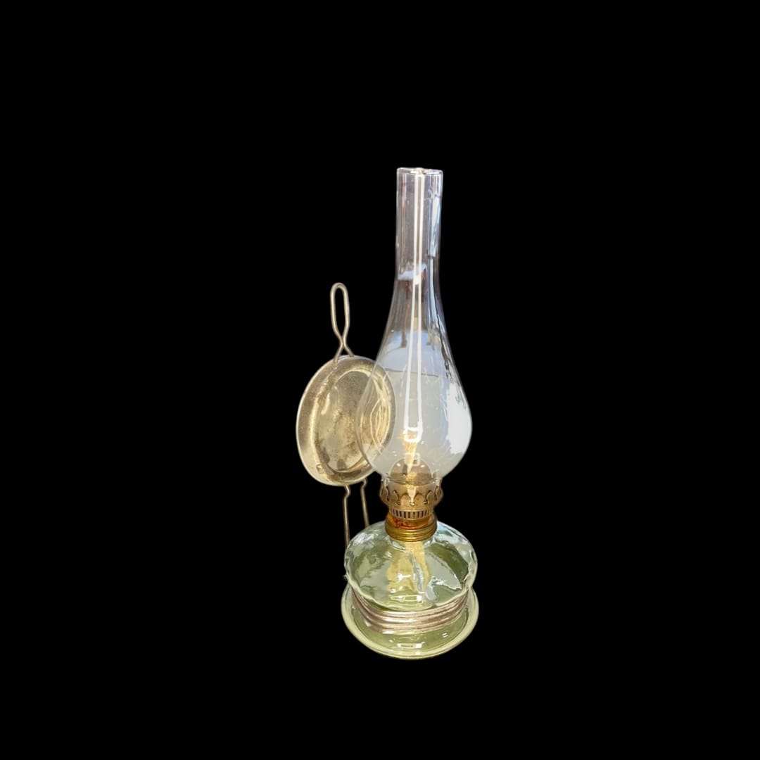 Quinque de cristal antiguo | Decoración vintage única - Cositas Antiguas – La Guadaña, Anticuarios Online en Jerez , vender antigüedades, muebles antiguos