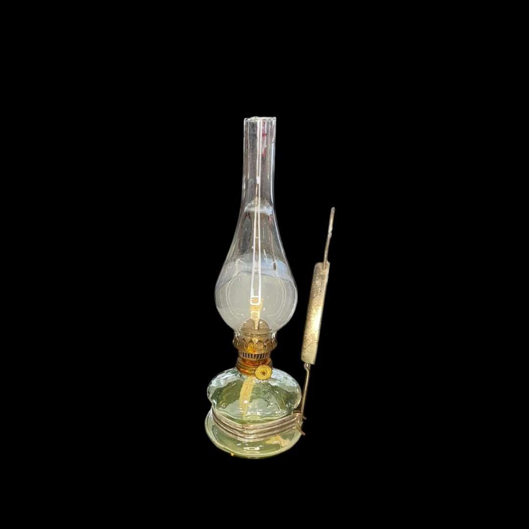 Quinque de cristal antiguo | Decoración vintage única - Cositas Antiguas – La Guadaña, Anticuarios Online en Jerez , vender antigüedades, muebles antiguos