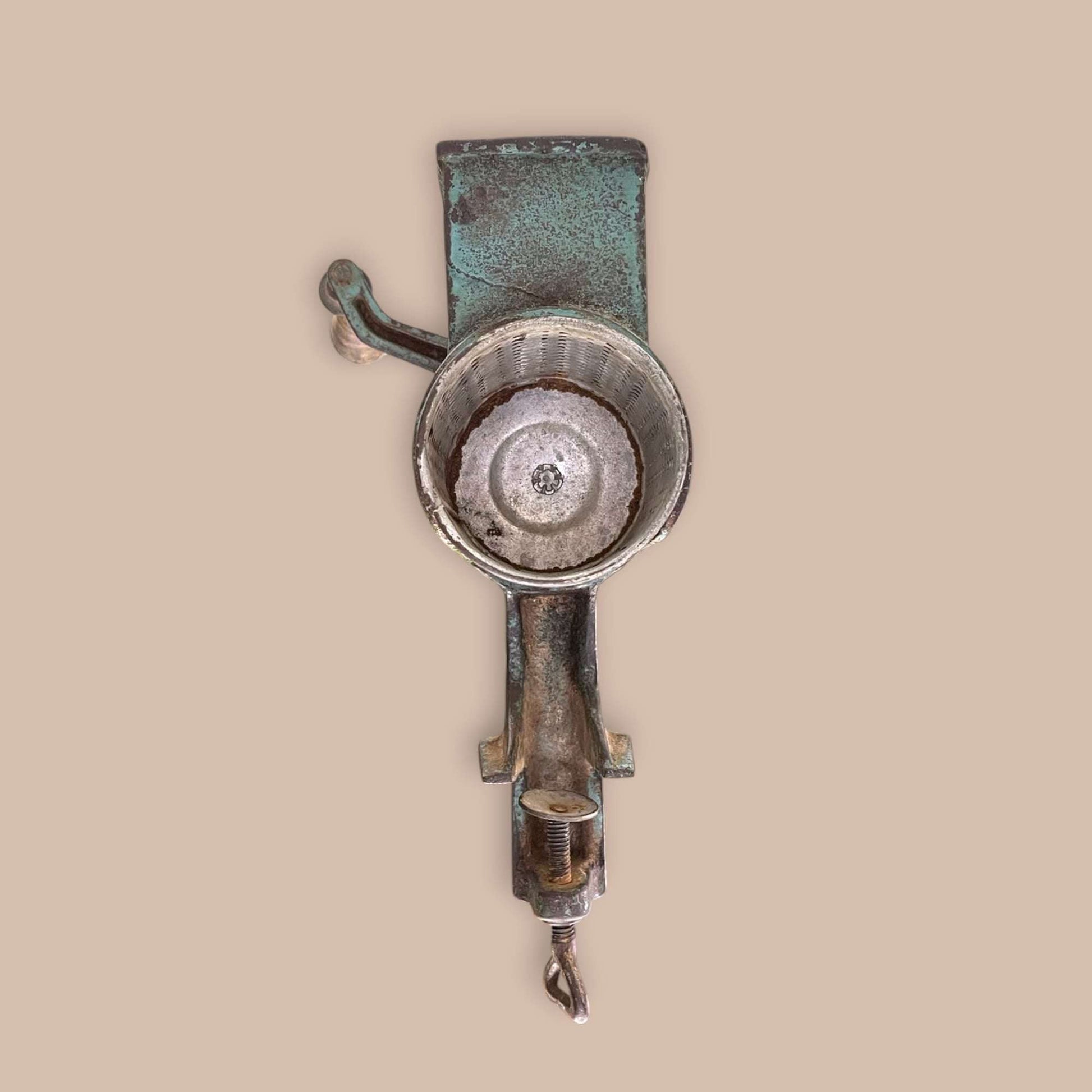 Molinillo antiguo Geba en hierro fundido exclusivo - Cositas Antiguas – La Guadaña, Anticuarios Online en Jerez , vender antigüedades, muebles antiguos