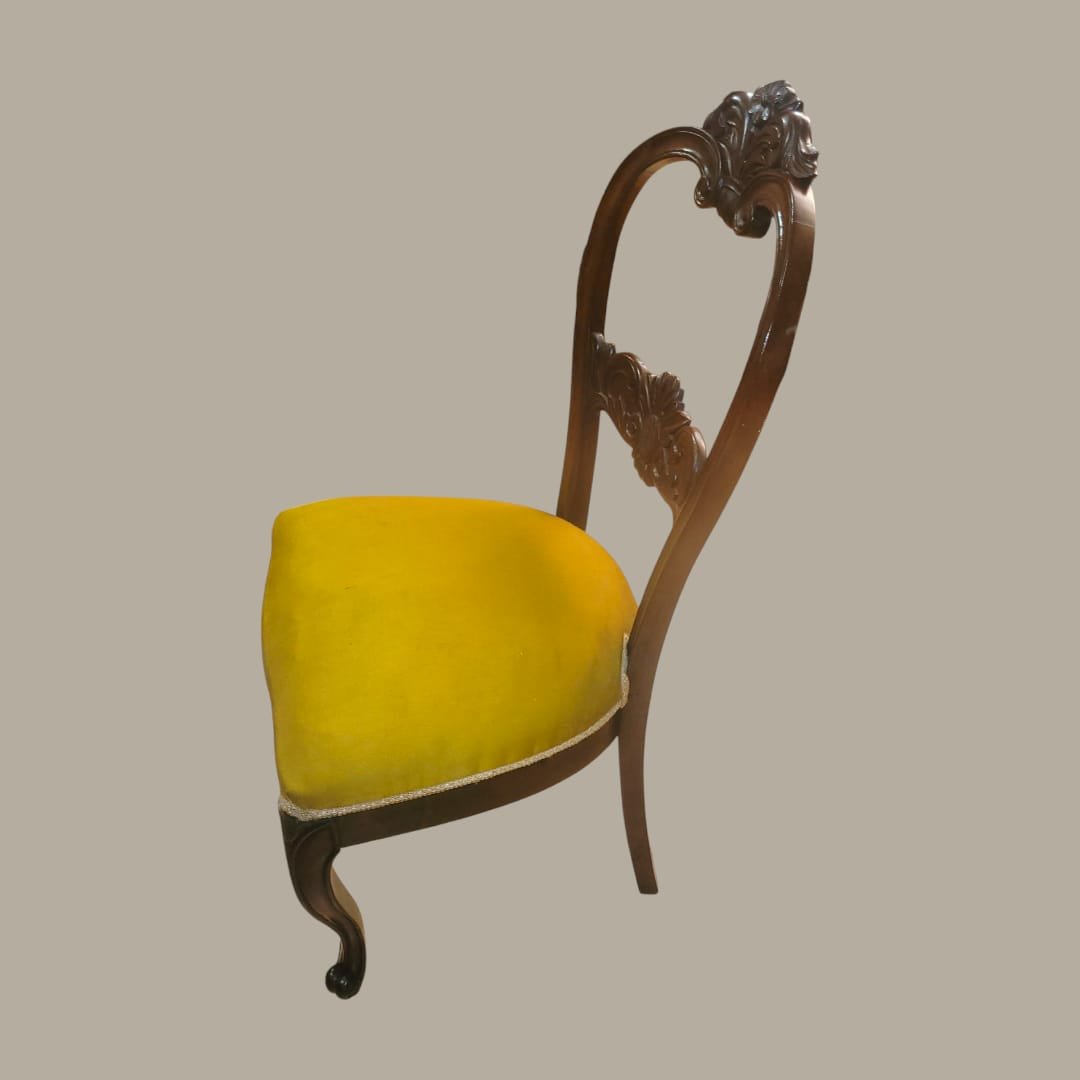 Sillas Isabelinas de Caoba Tapizado Amarillo – Vintage - Cositas Antiguas – La Guadaña, Anticuarios Online en Jerez , vender antigüedades, muebles antiguos