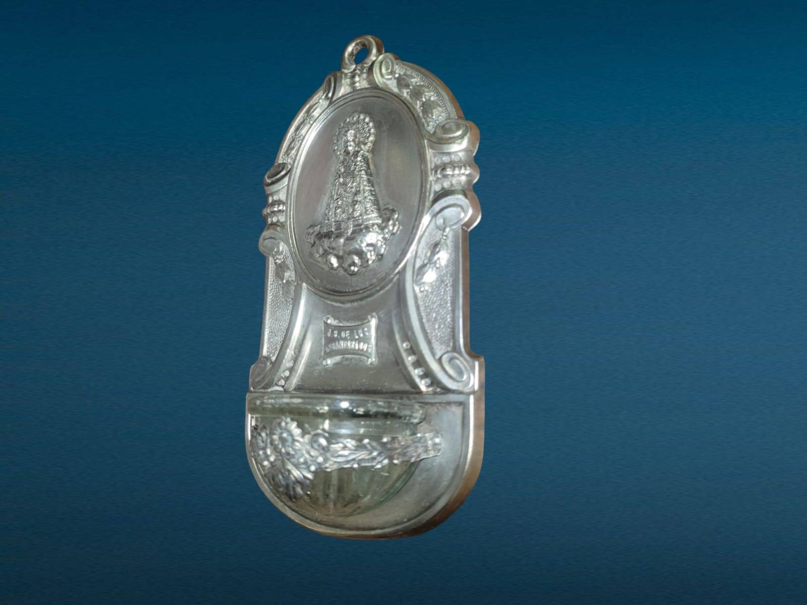 Benditera metal plateado Virgen de los Desamparados - Cositas Antiguas – La Guadaña, Anticuarios Online en Jerez , vender antigüedades, muebles antiguos
