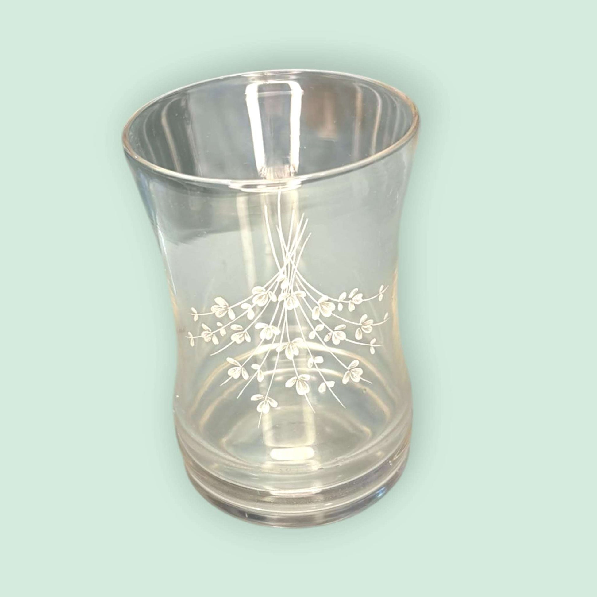 Botella con vaso de cristal antigua para agua grabada - Cositas Antiguas – La Guadaña, Anticuarios Online en Jerez , vender antigüedades, muebles antiguos