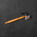 Martillo y hachuela para carne de acero con mango de madera - Cositas Antiguas – La Guadaña, Anticuarios Online en Jerez , vender antigüedades, muebles antiguos