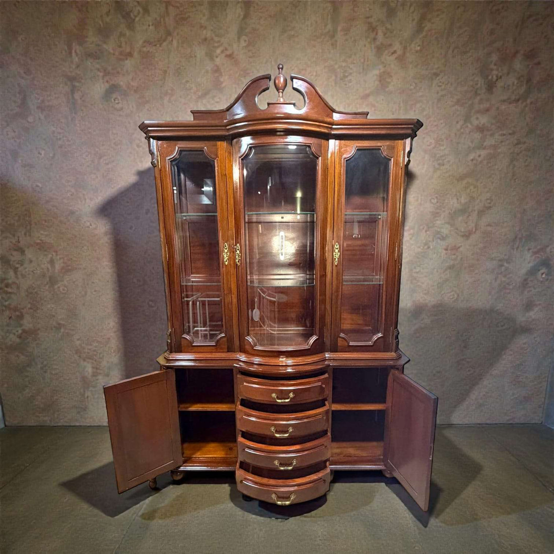 Vitrina de caoba clásica antigua con cristales biselados - Cositas Antiguas – La Guadaña, Anticuarios Online en Jerez , vender antigüedades, muebles antiguos