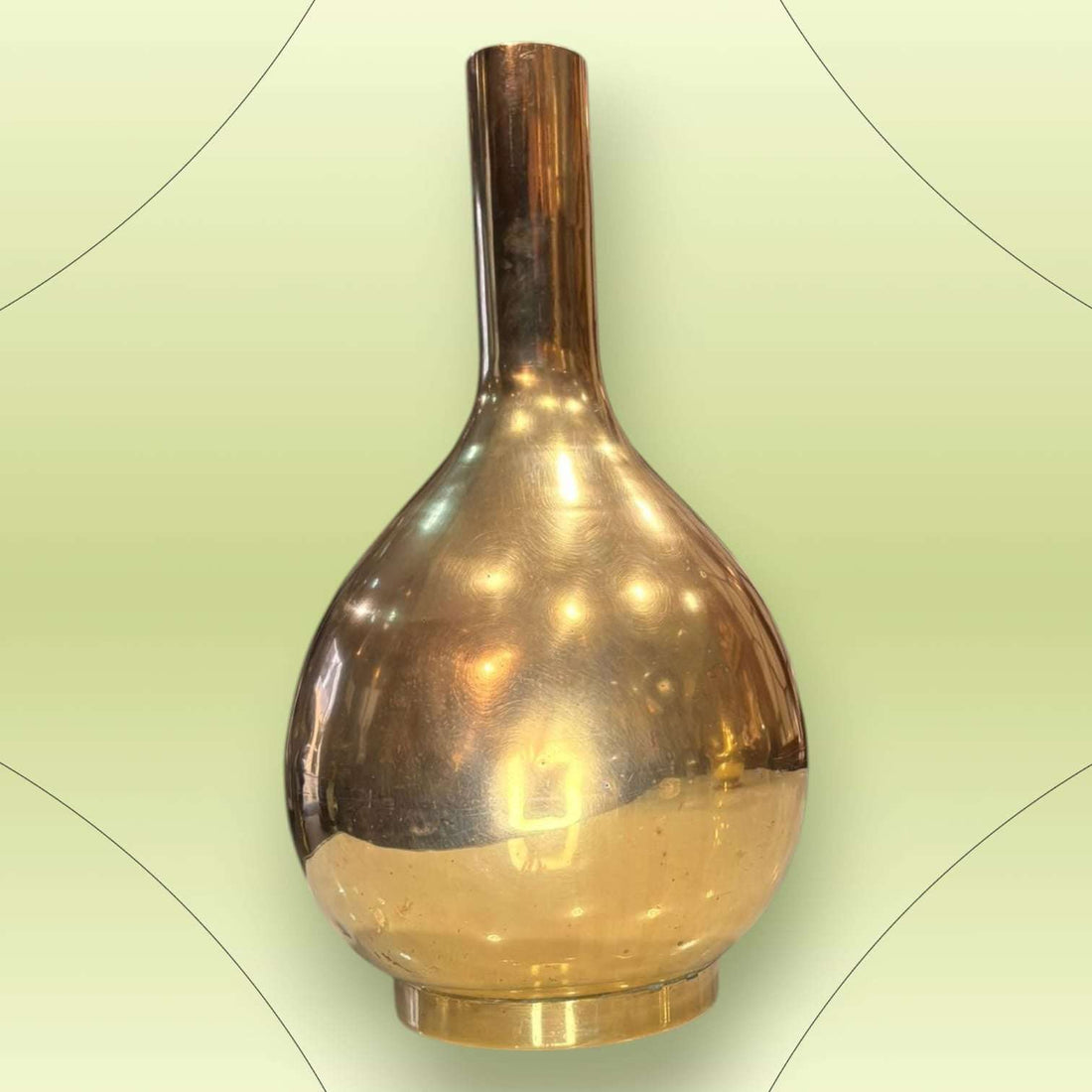 Jarrones de metal dorado vintage años 70 – Elegancia única - Cositas Antiguas – La Guadaña, Anticuarios Online en Jerez , vender antigüedades, muebles antiguos
