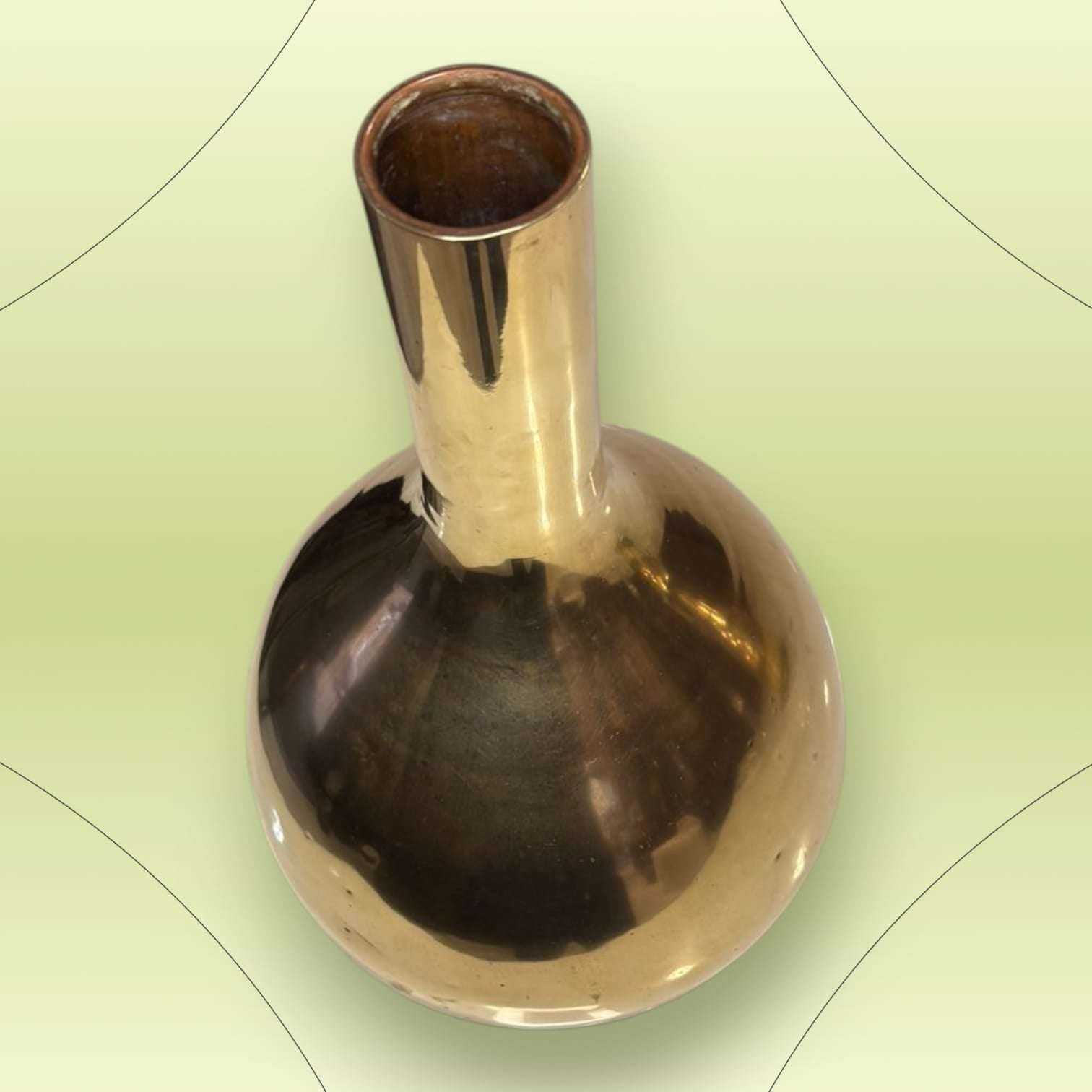Jarrones de metal dorado vintage años 70 – Elegancia única - Cositas Antiguas – La Guadaña, Anticuarios Online en Jerez , vender antigüedades, muebles antiguos